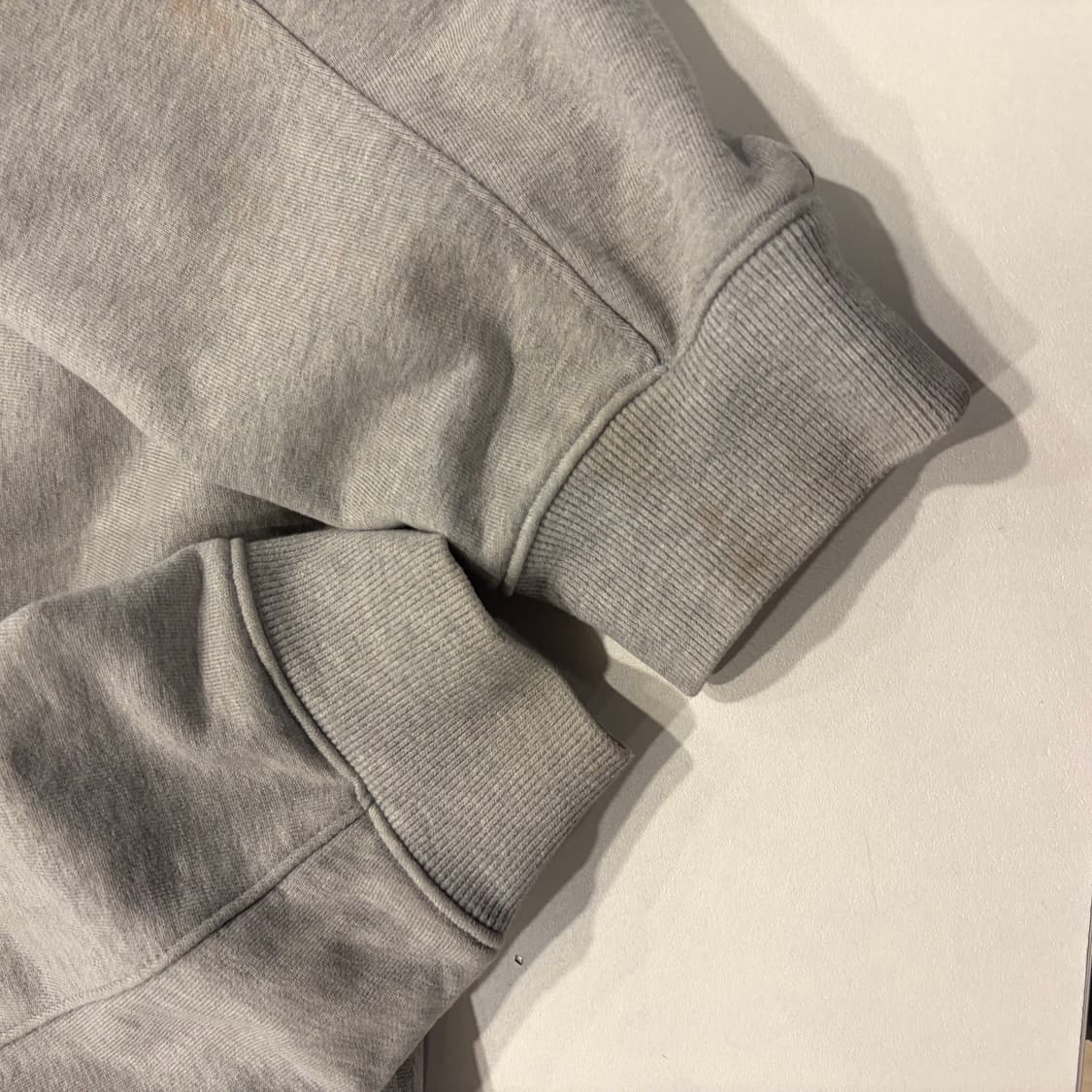 [110] 23FW 솔리드옴므 자수 후드티 그레이 D746 상품이미지6