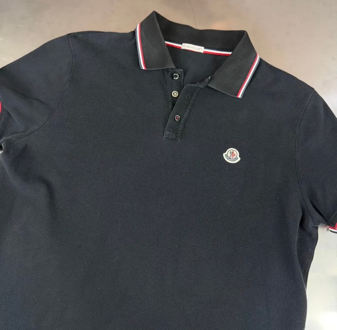 몽클레어 와펜 패치 카라티셔츠 상품이미지3