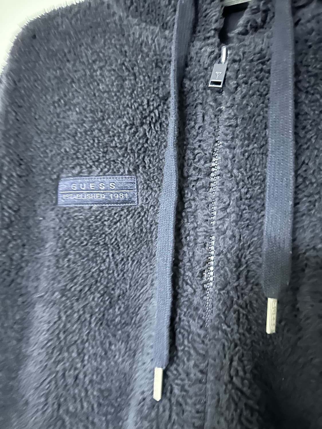 게스 뽀글이 후드집업 네이비 상품이미지2