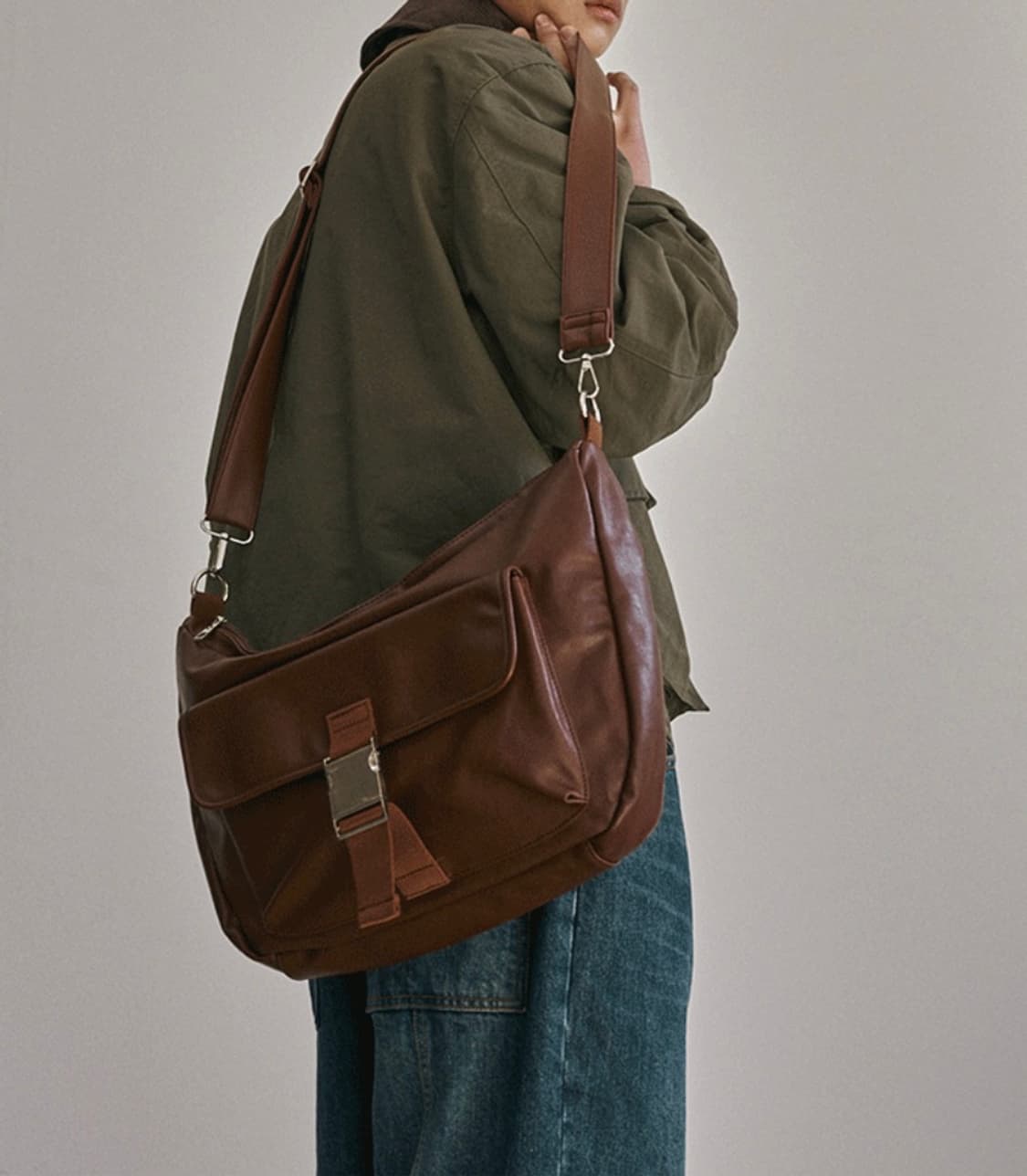 컨셉타이드 미니멀 레더 버클 호보백_Brown 상품이미지1