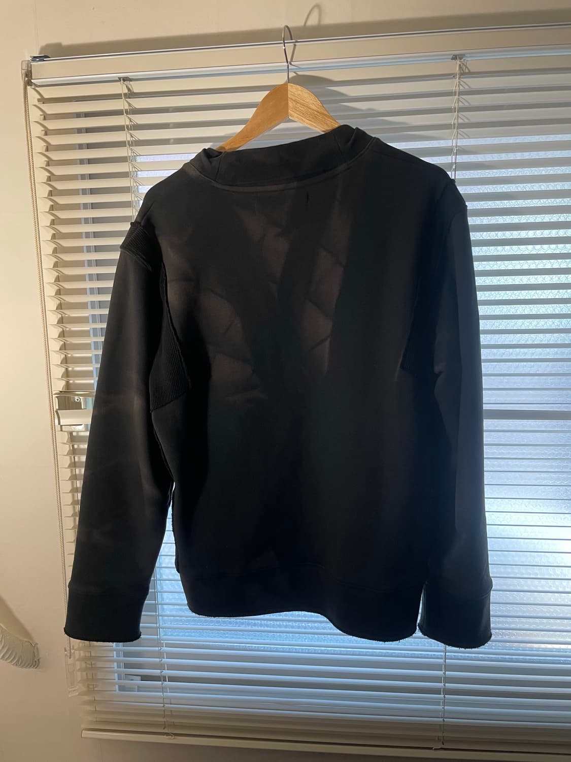 Jiyongkim sweatshirts 지용킴 스웻셔츠 맨투맨 상품이미지2