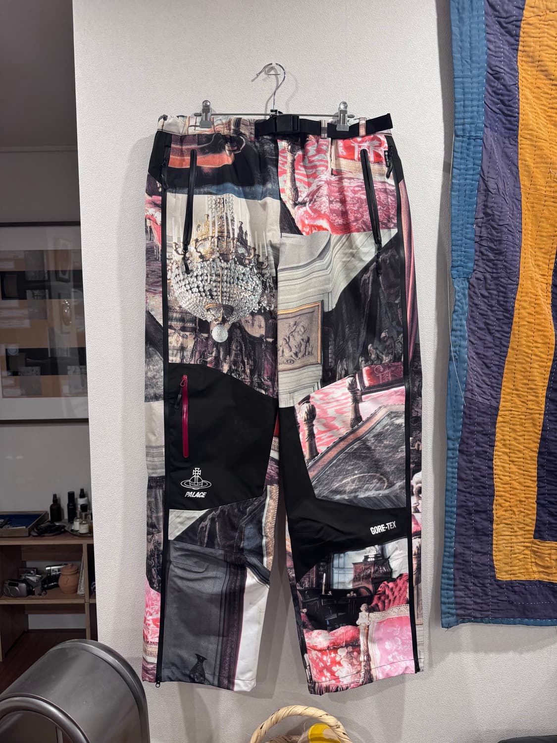 팔라스 x 비비안 웨스트우드 고어텍스 트라우저 컬러 프린트 - 24FW 상품이미지1