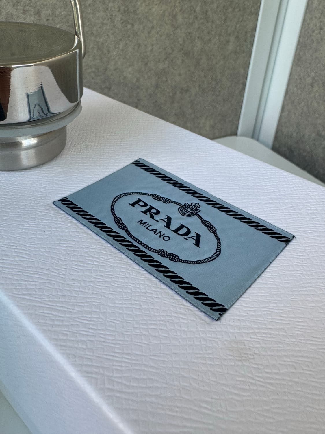 프라다 텀블러 상품이미지4