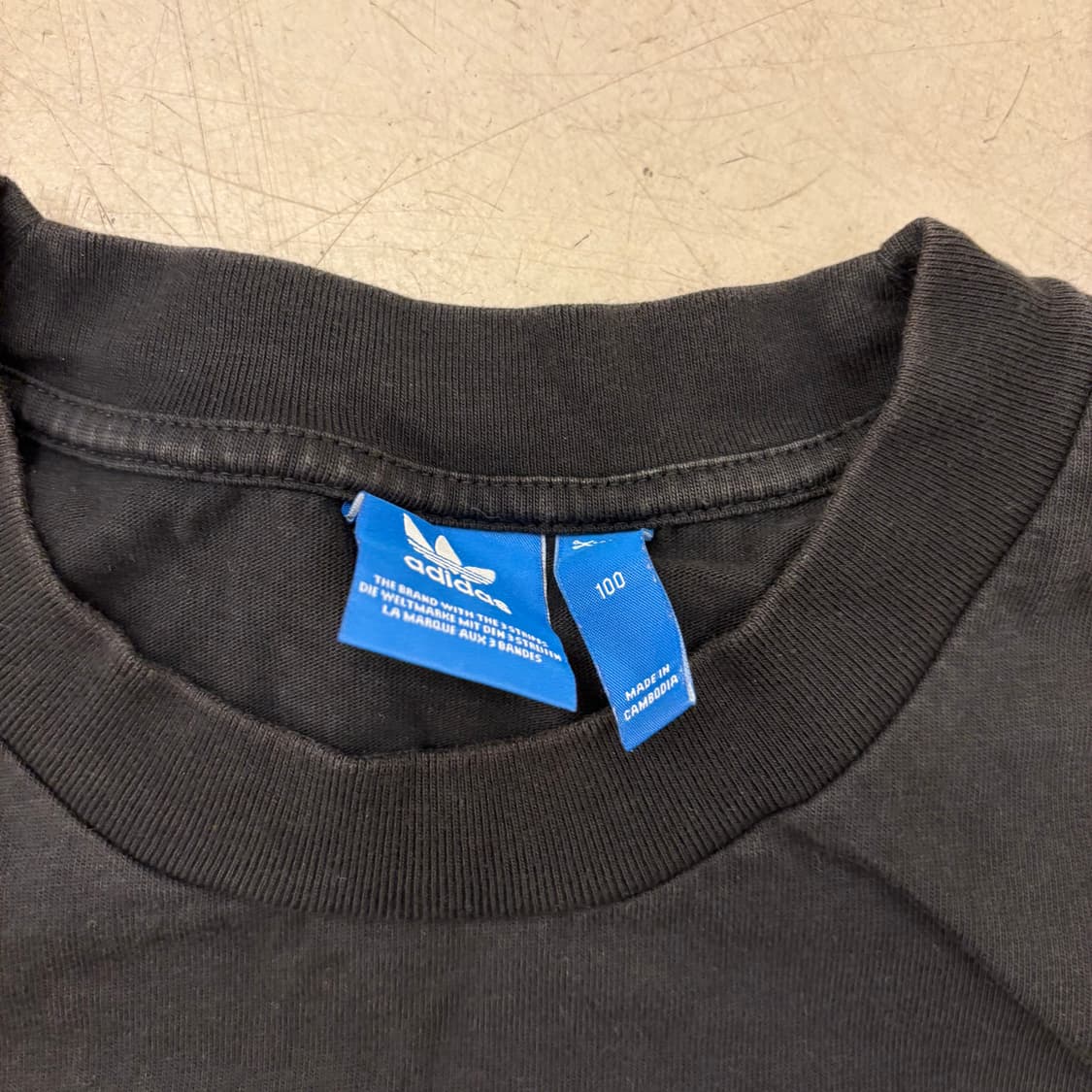 아디다스 빅로고 블랙 반팔티 상품이미지3