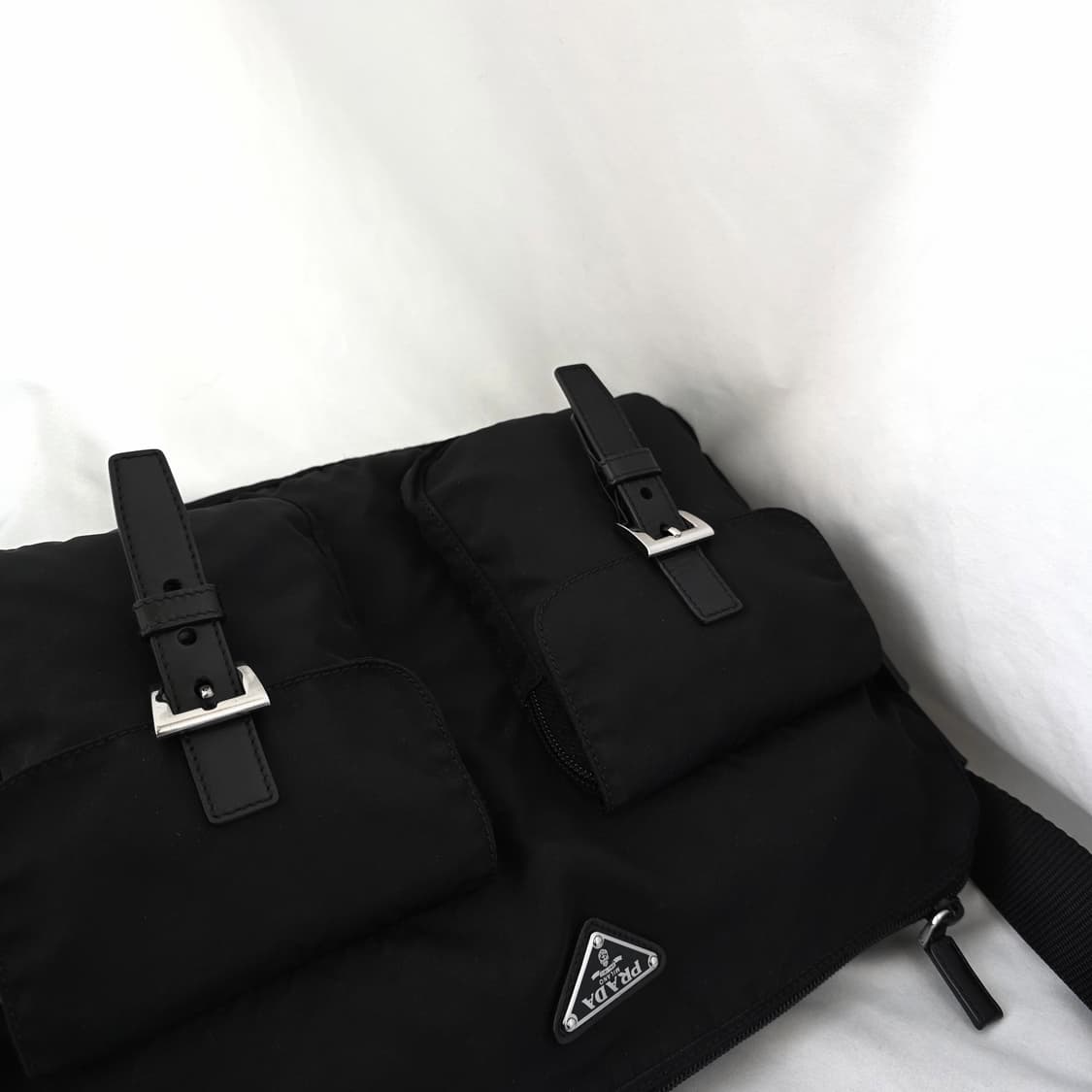 [정품 PRADA] 프라다 투포켓 지퍼 나일론 메신저백 크로스백 라지 상품이미지4