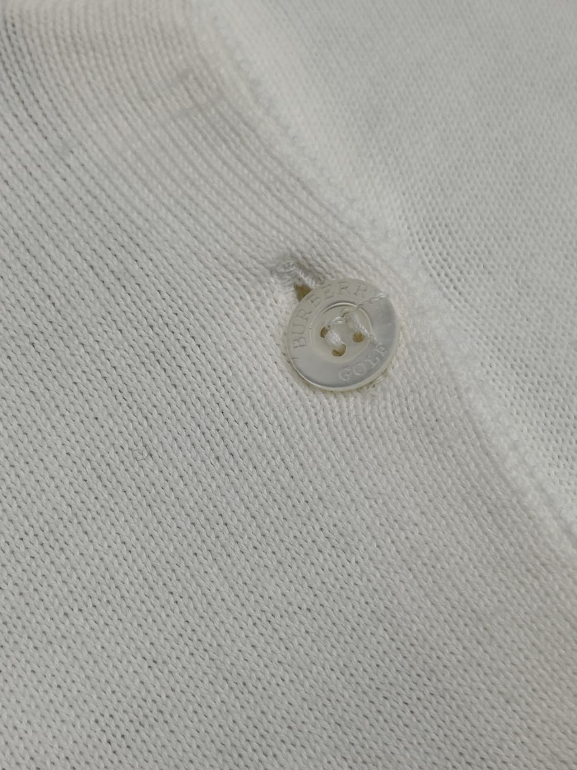 버버리 화이트 U넥 가디건  상품이미지4