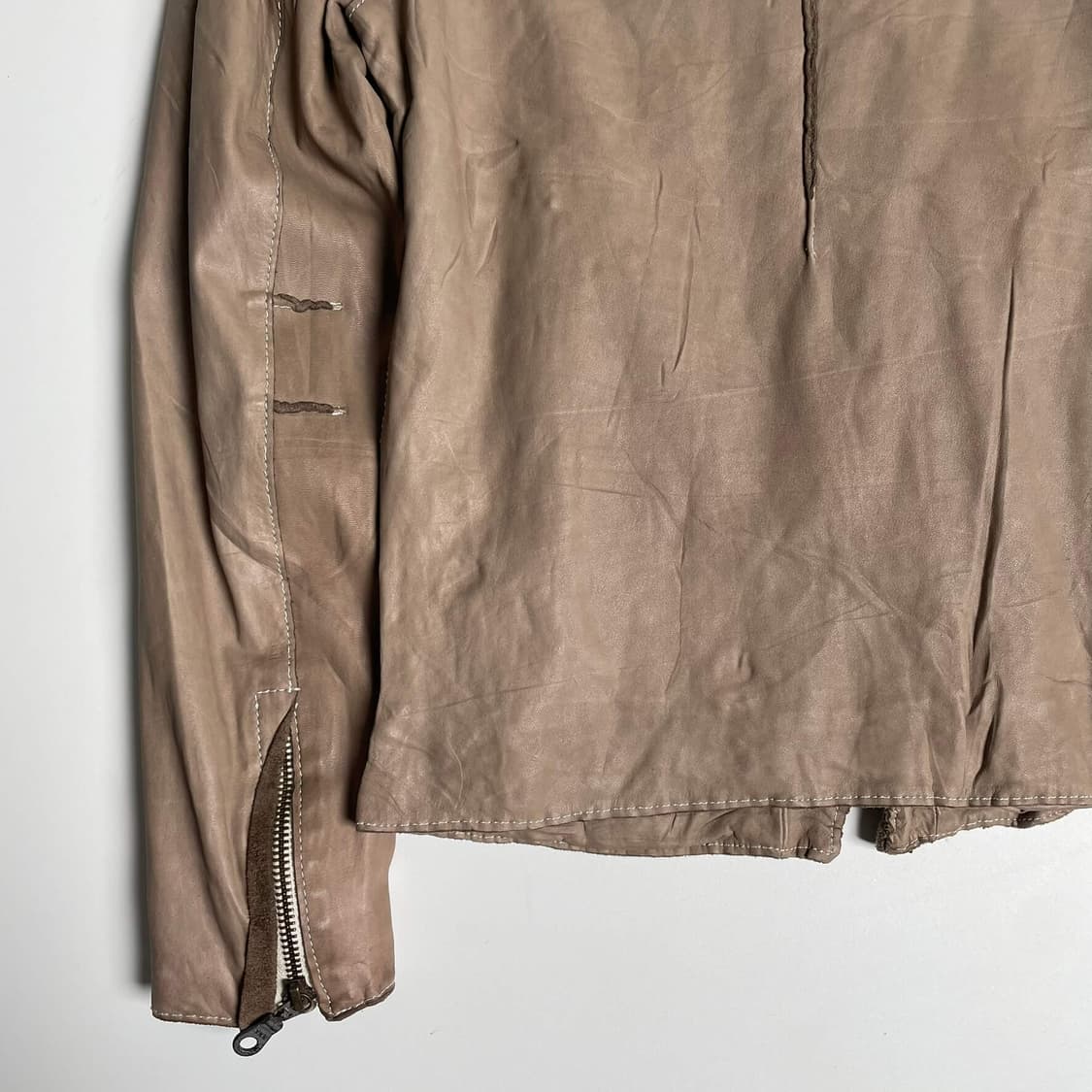 Sisil 다트 디테일 소가죽 집업 자켓 상품이미지8