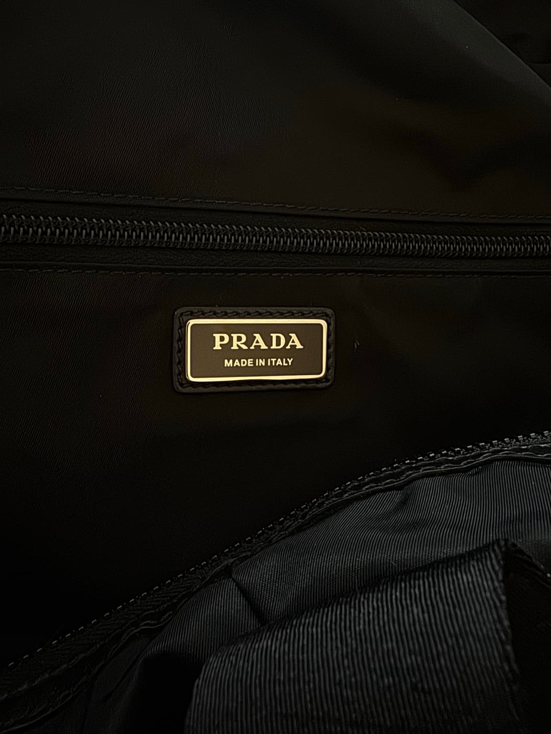 Prada Re-Nylon Leather Travel Bag 상품이미지5