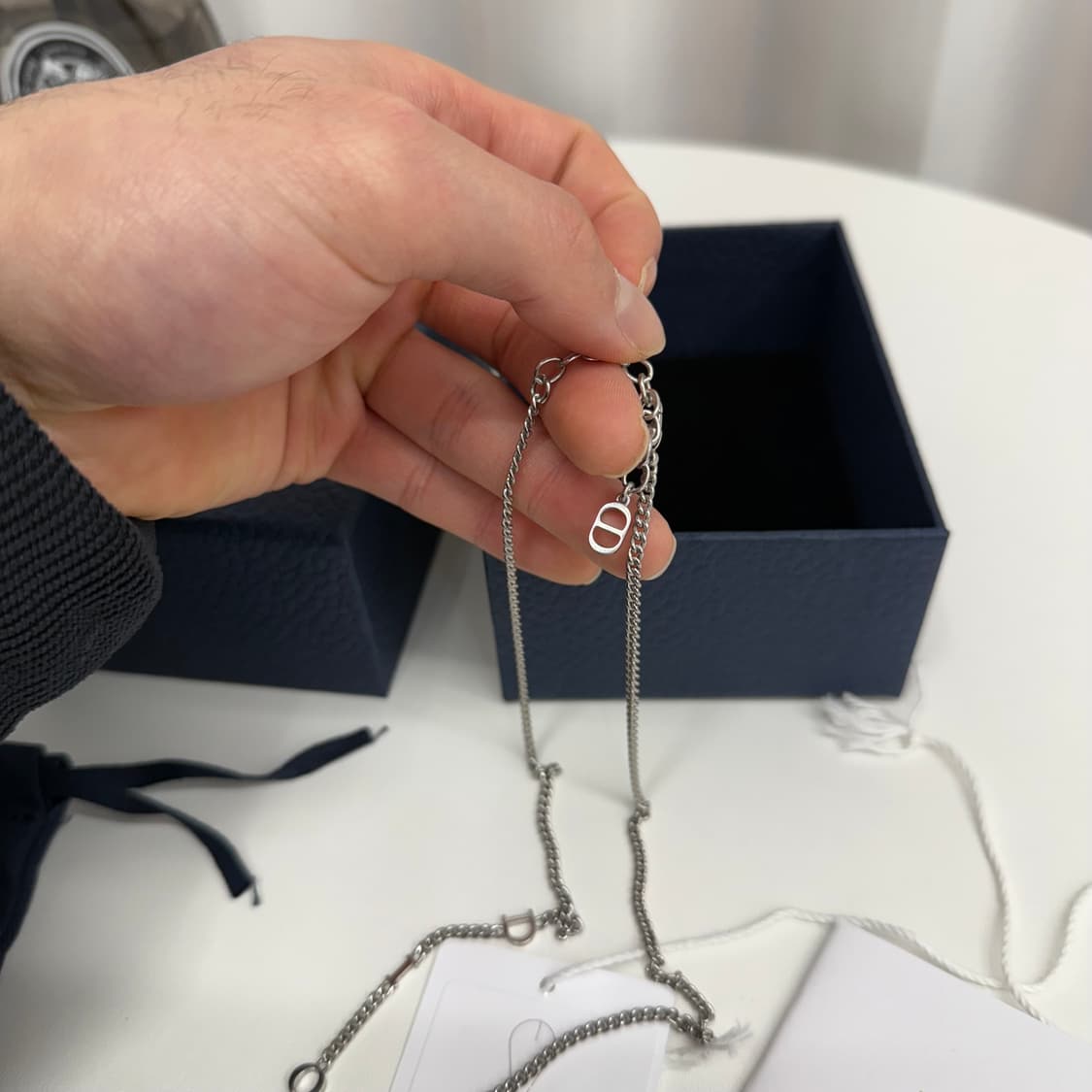 [1회 착용] 25년 디올 콘트라스트 펜던트 목걸이 상품이미지6