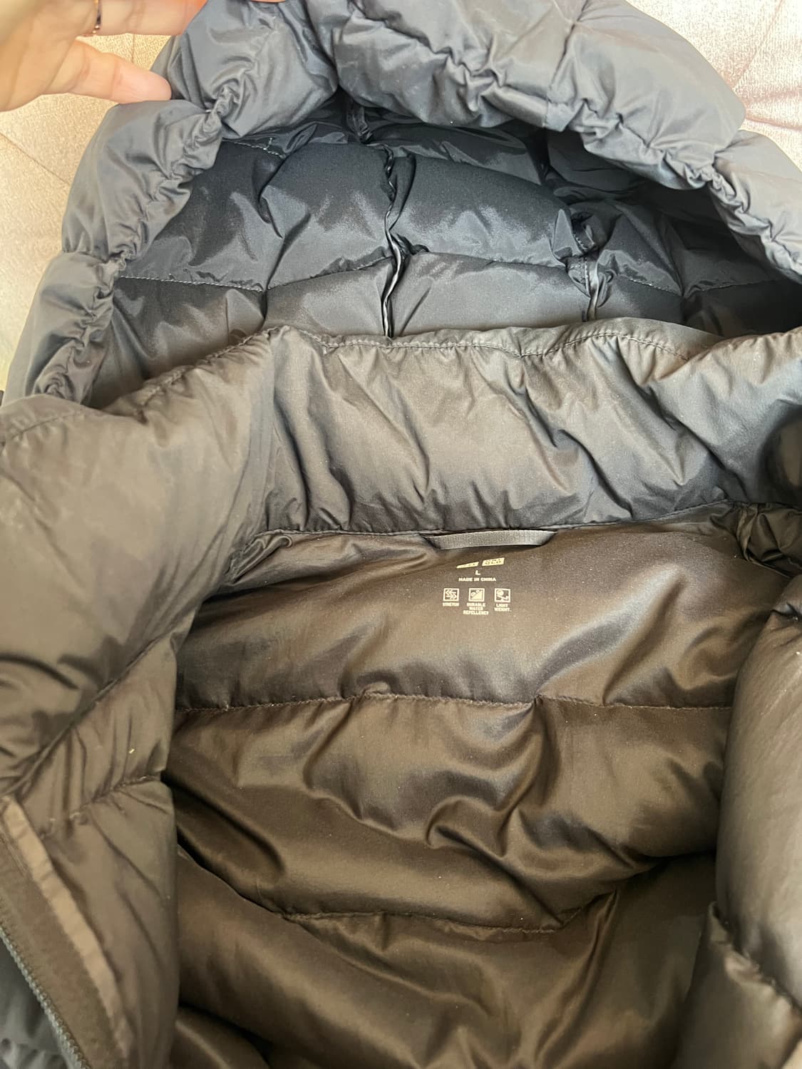 유니클로 여성 블랙 다운패딩점퍼 후드롱패딩  상품이미지5