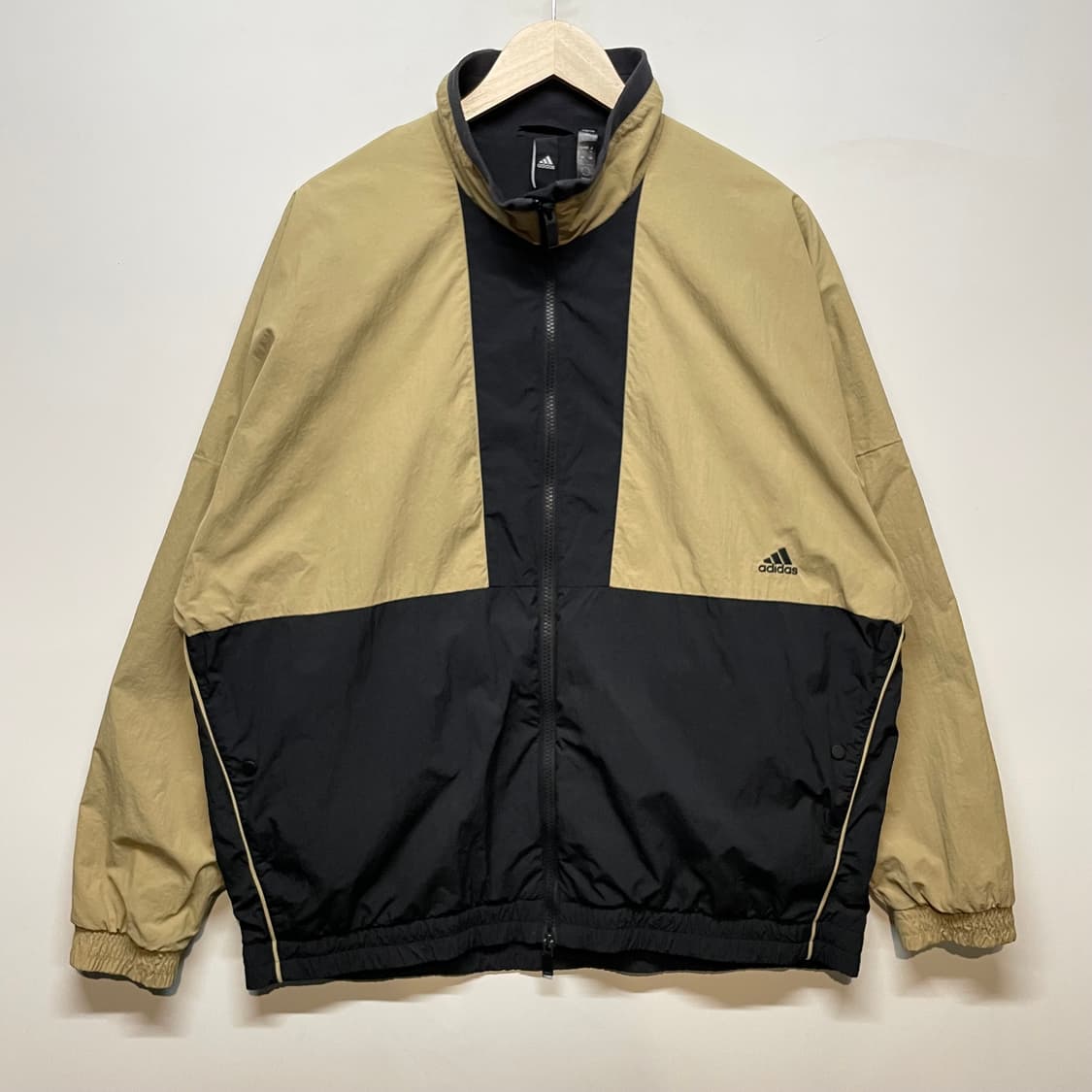아디다스 우븐 바람막이 상품이미지1