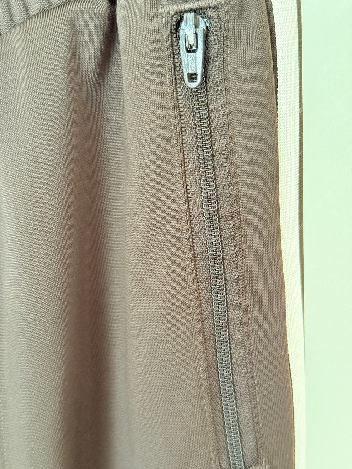 아디다스 공용 트랙 팬츠 / 다크브라운 / XS /JD5263 상품이미지3