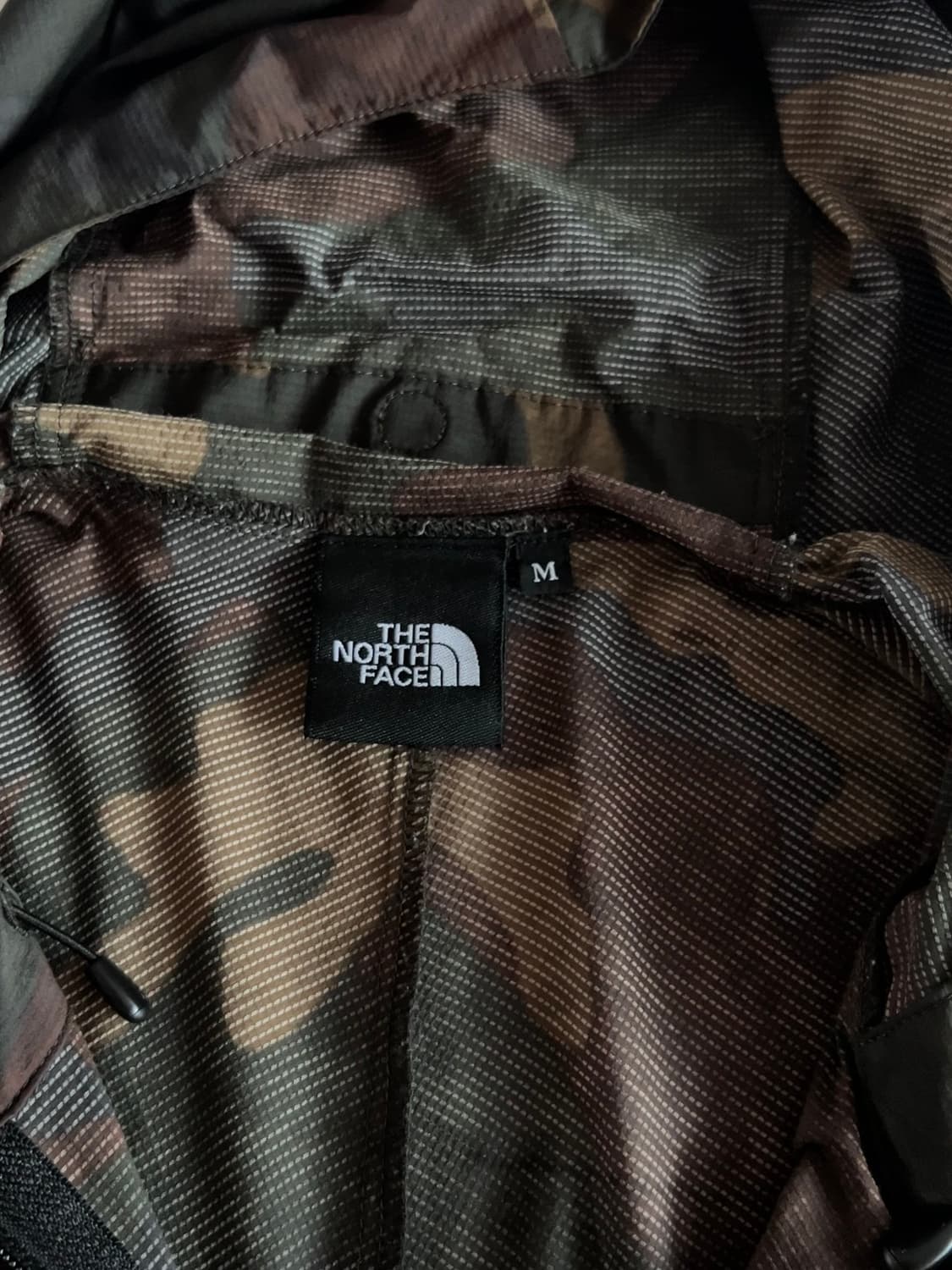 노스페이스 노벨티 카모 바람막이 M 상품이미지7