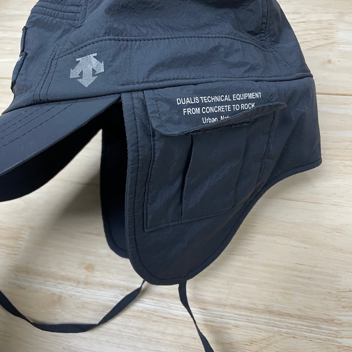 데상트 듀얼리스 블랙 볼캡 F 상품이미지4