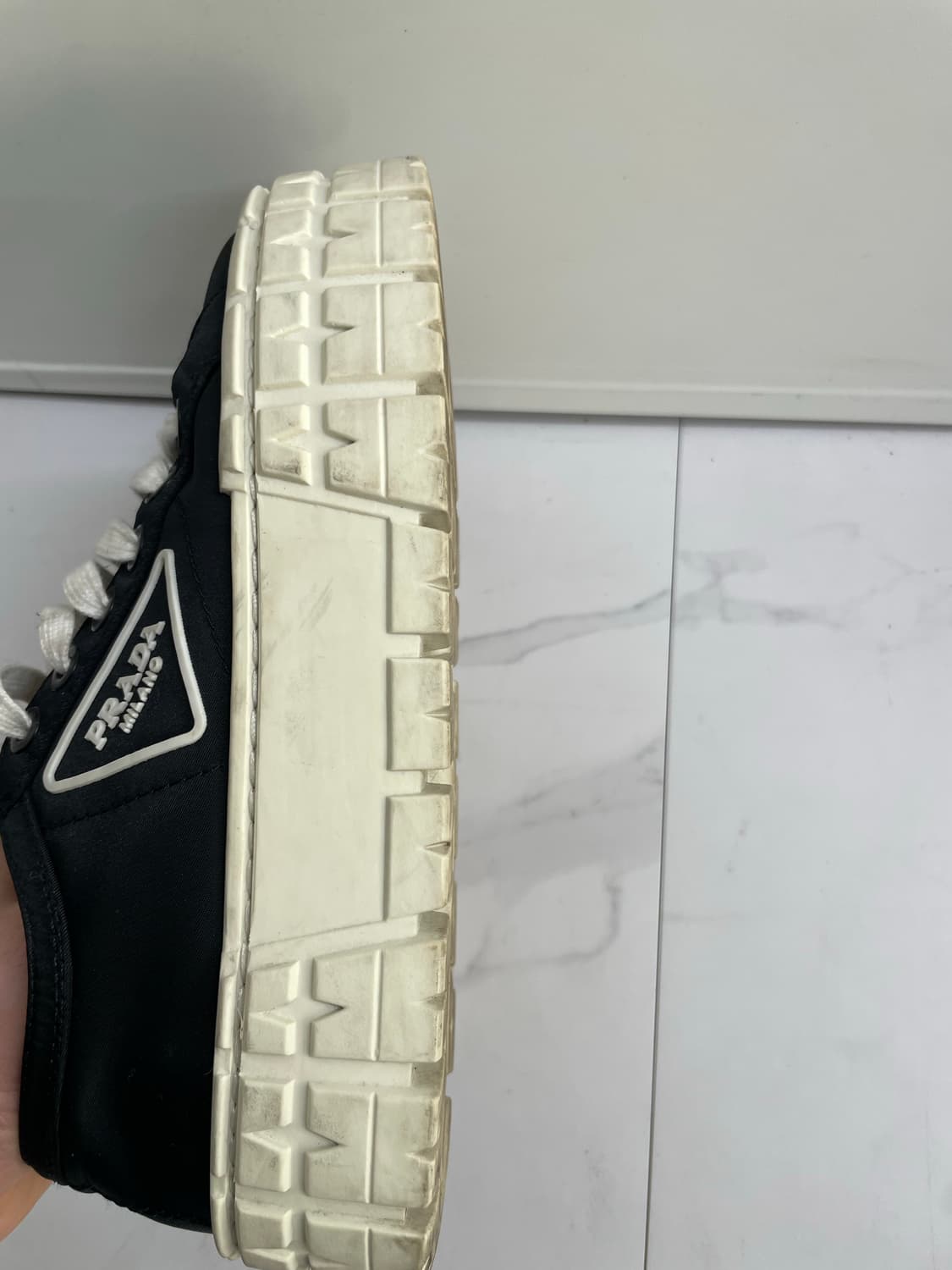 프라다 개버딘 블랙 스니커즈 37싸이즈 상품이미지5