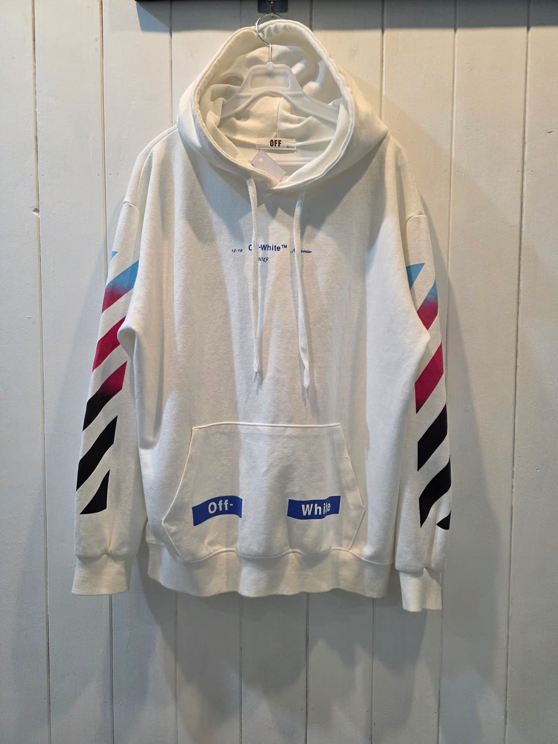 오프화이트 후드티 상품이미지1