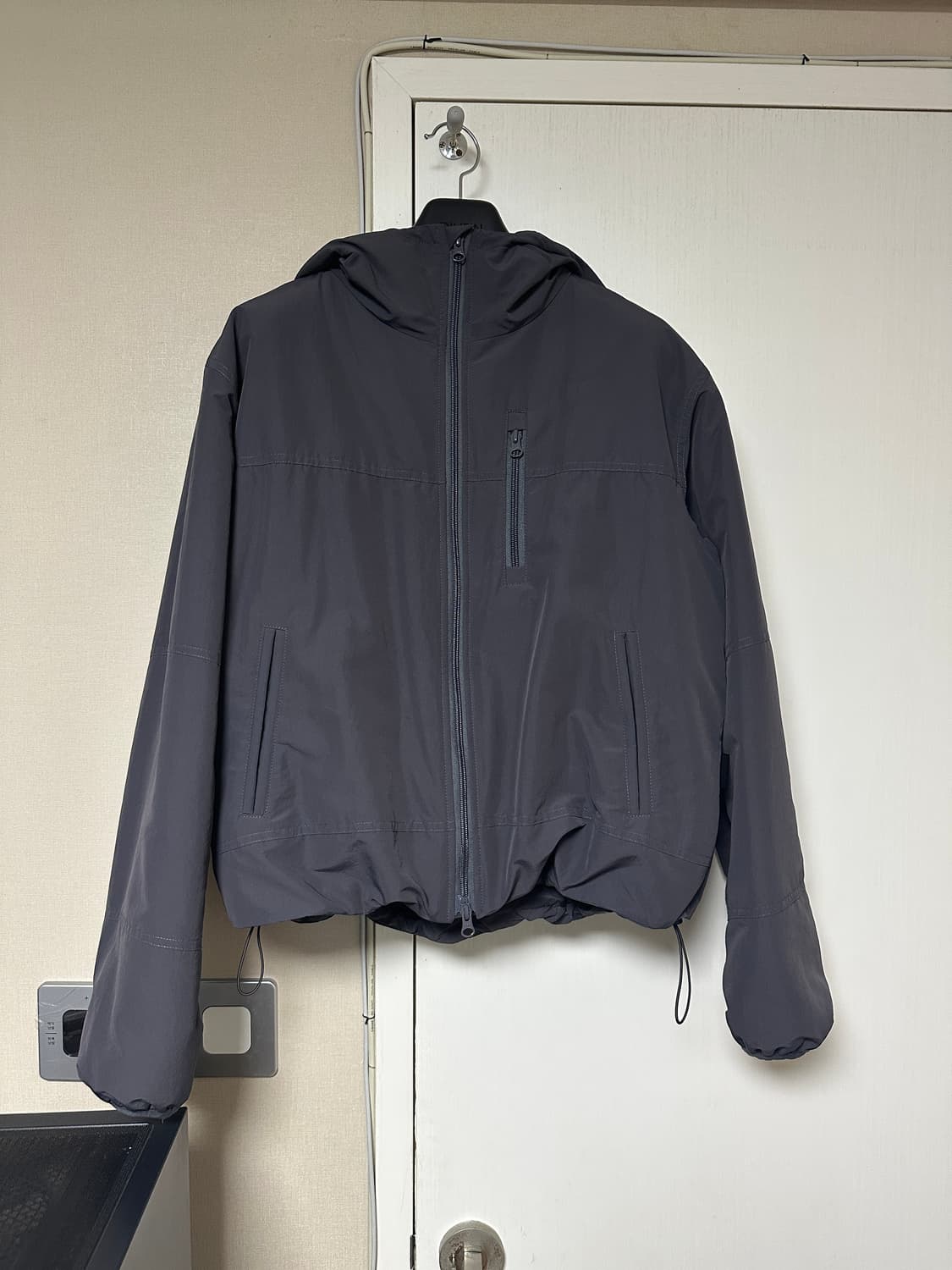 1) 다이브인 무민서 경량패딩 차콜 상품이미지1