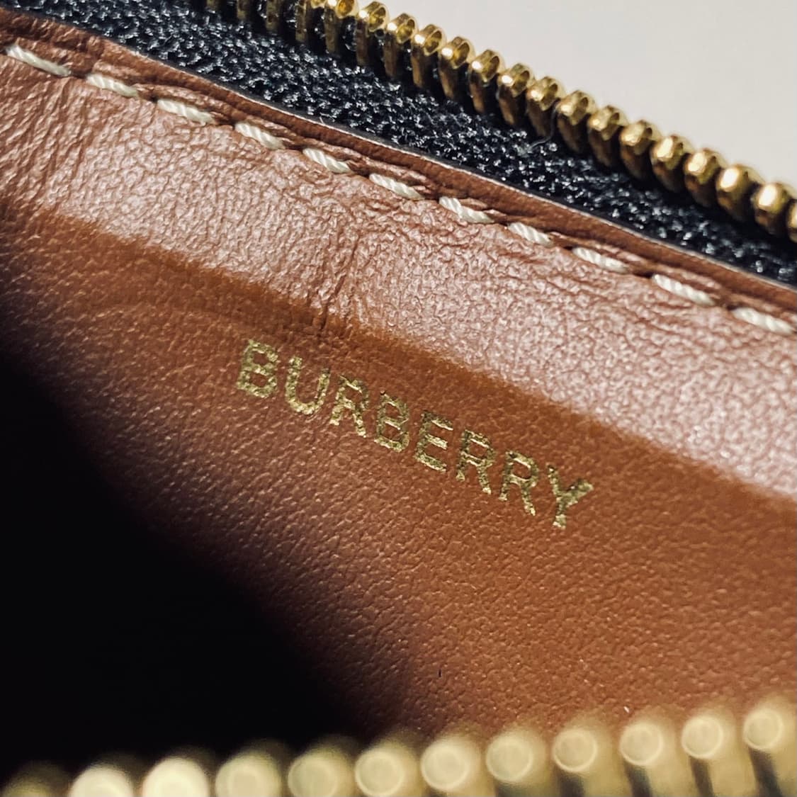 [정품] BURBERRY 버버리 호스페리 프린트 지퍼 카드지갑 상품이미지7