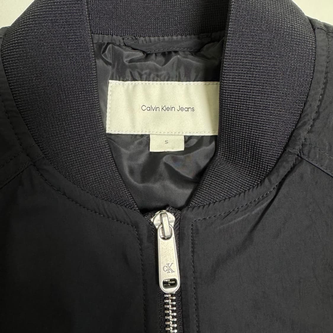 CK 새틴 크롭 봄버 자켓 상품이미지3