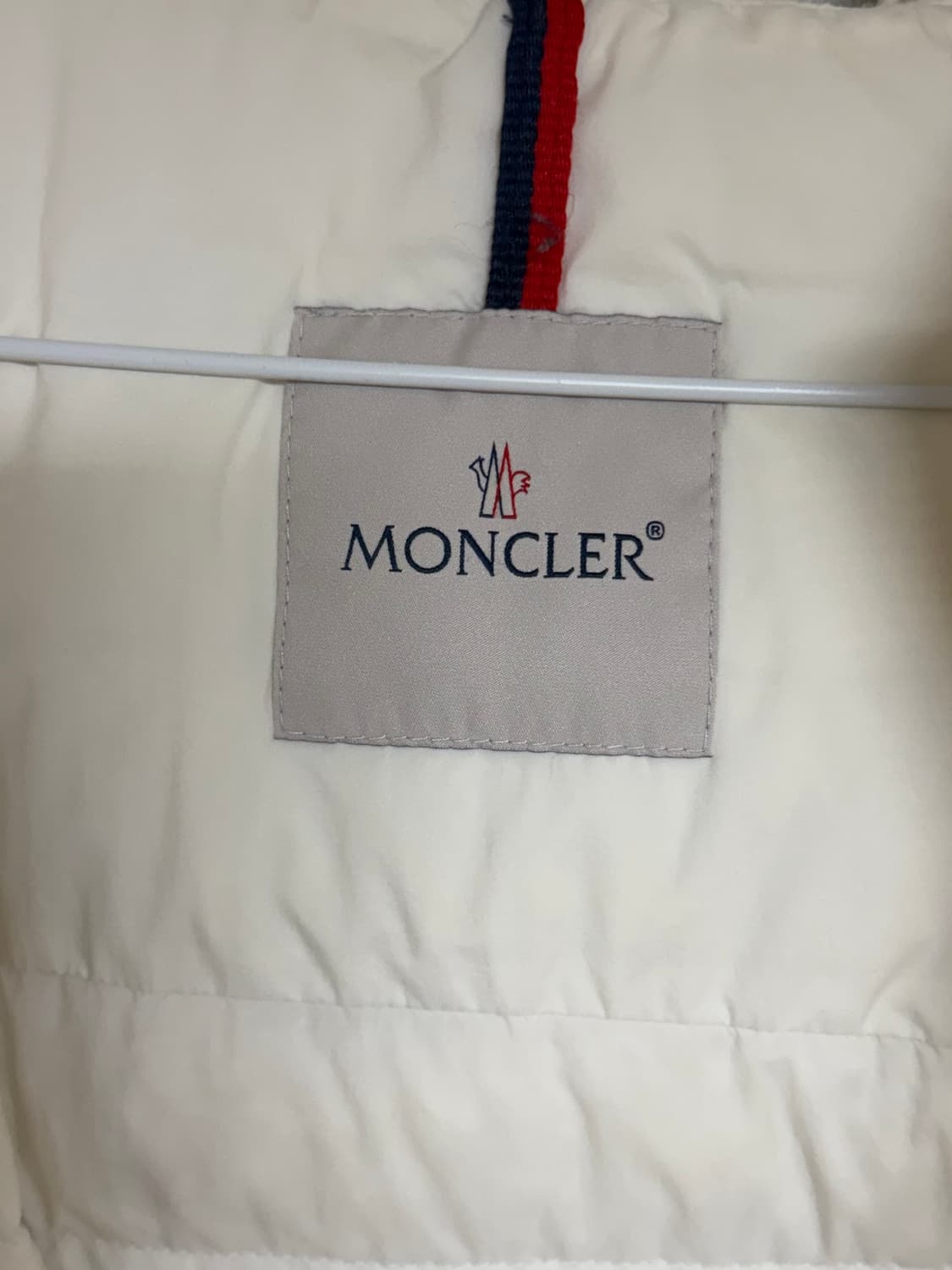 남녀공용 몽클레어 경량패딩 아이보리 상품이미지3