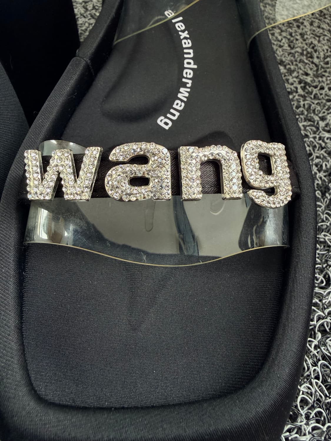 알렉산더 왕(alexanderwang) 크리스탈 로고 투명 스트랩 플랫폼 상품이미지2