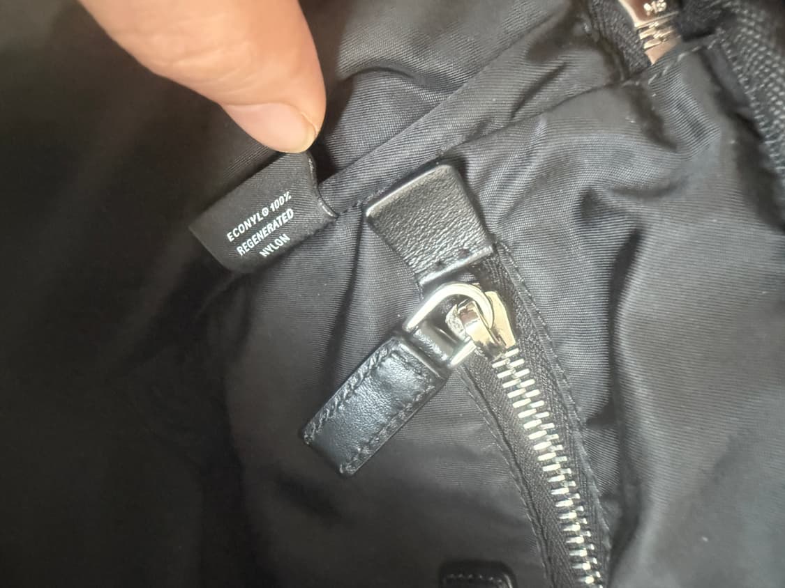 Prada Re-Nylon 슬링.탑핸들백. 상품이미지9