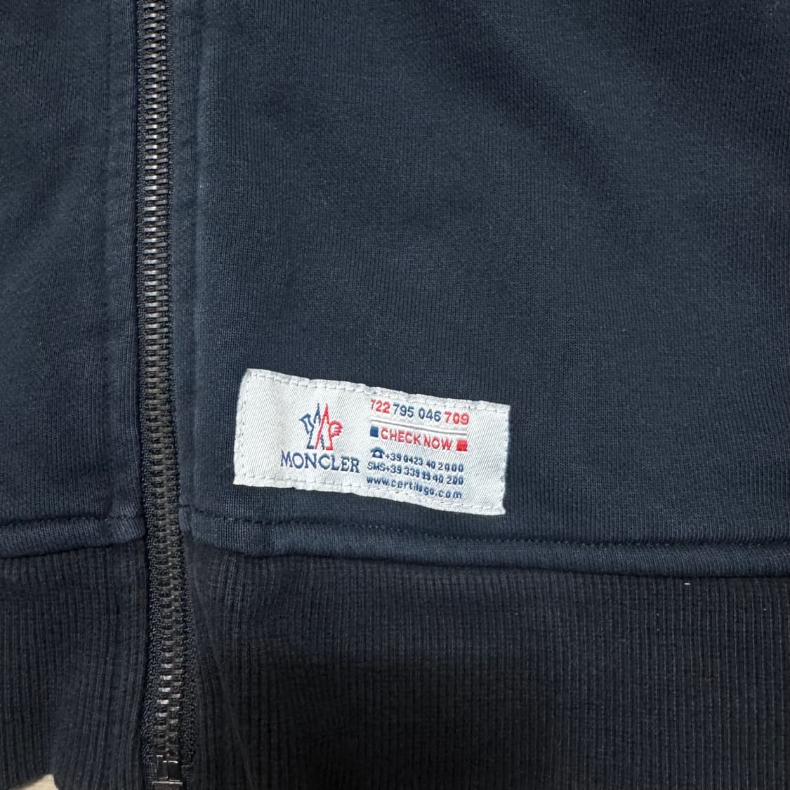 몽클레르 하프넥 집업 상품이미지5