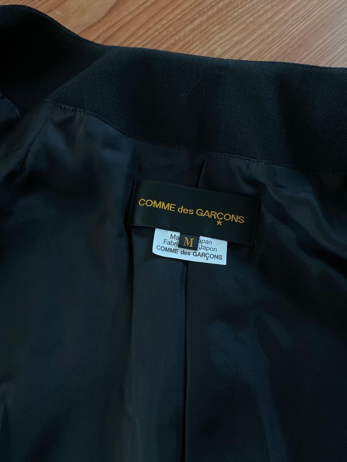 꼼데가르송 24SS 칼라리스 크롭 자켓 블랙 상품이미지6