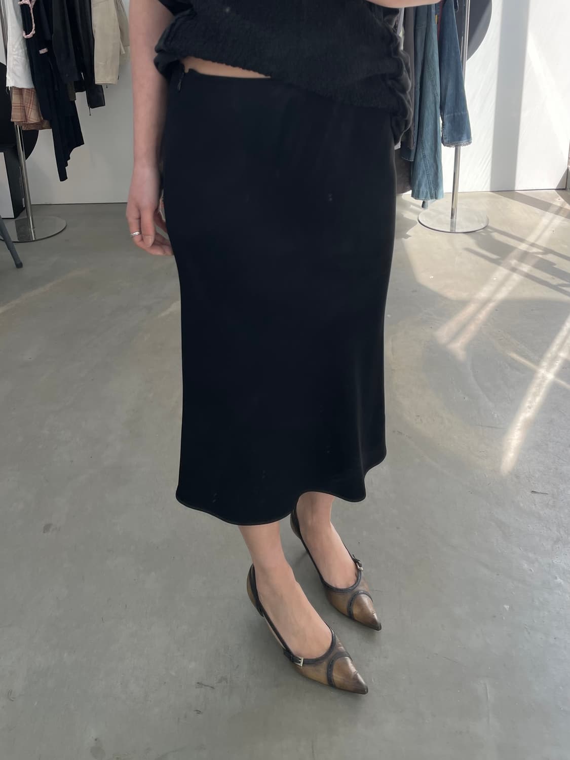 Calvin Klein 블랙 미디 스커트 상품이미지1