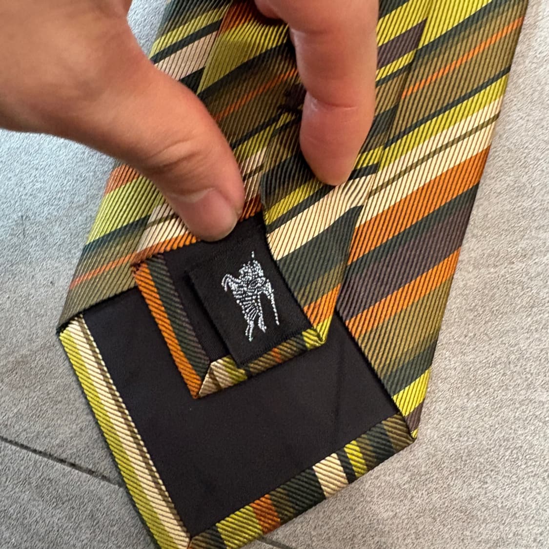 80년대 생산 버버리 블랙 라벨 넥타이 상품이미지5