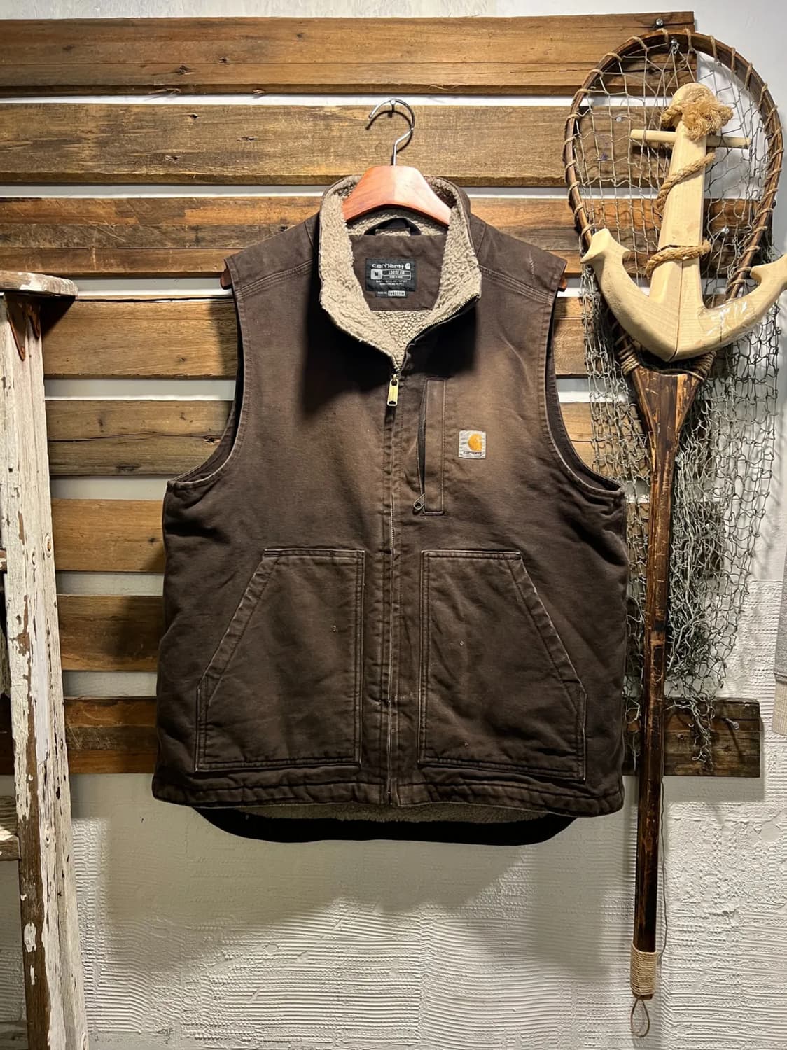 [M]칼하트 USA 쉐르파 라이닝 다크브라운 워크 베스트 상품이미지1
