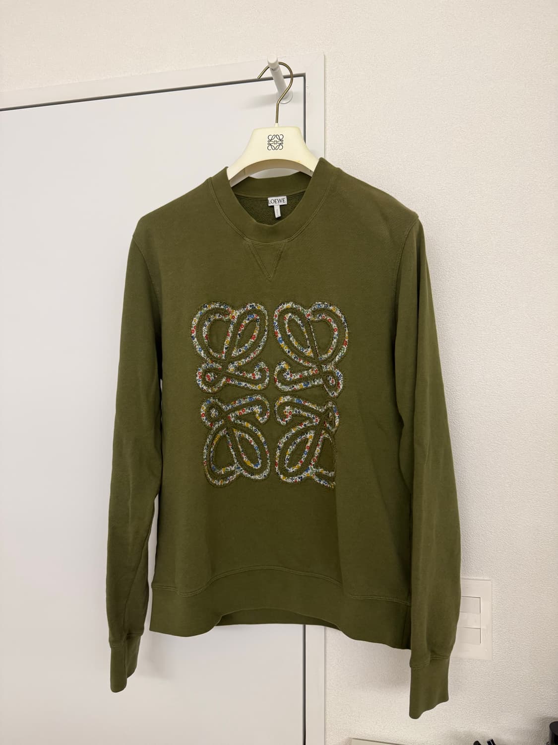 [L] 로에베 아나그램 맨투맨 상품이미지1