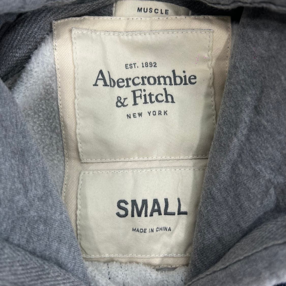 Abercrombie 아베크롬비 그런지 데님 로고 그레이 후드티  상품이미지5
