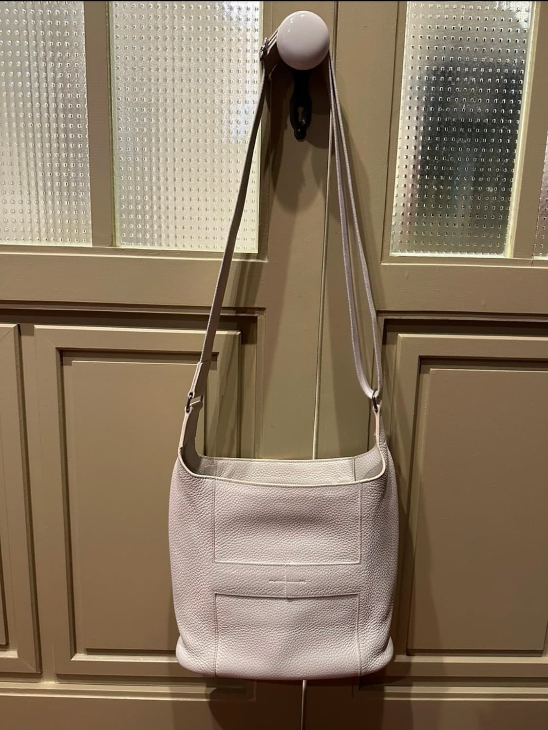 에르메스 화이트 레더 숄더크로스백 상품이미지1