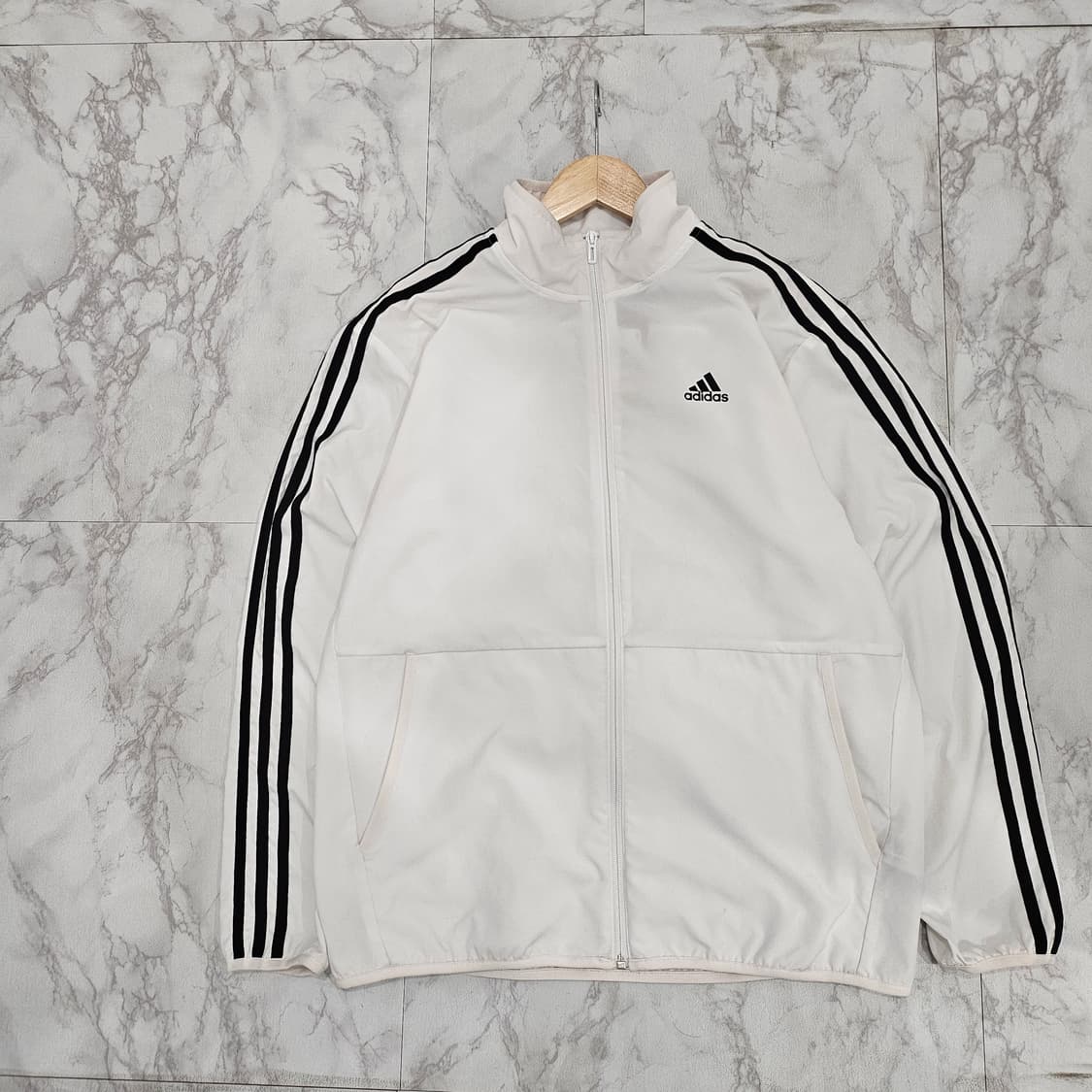 아디다스 화이트 블랙 바람막이 L 상품이미지1