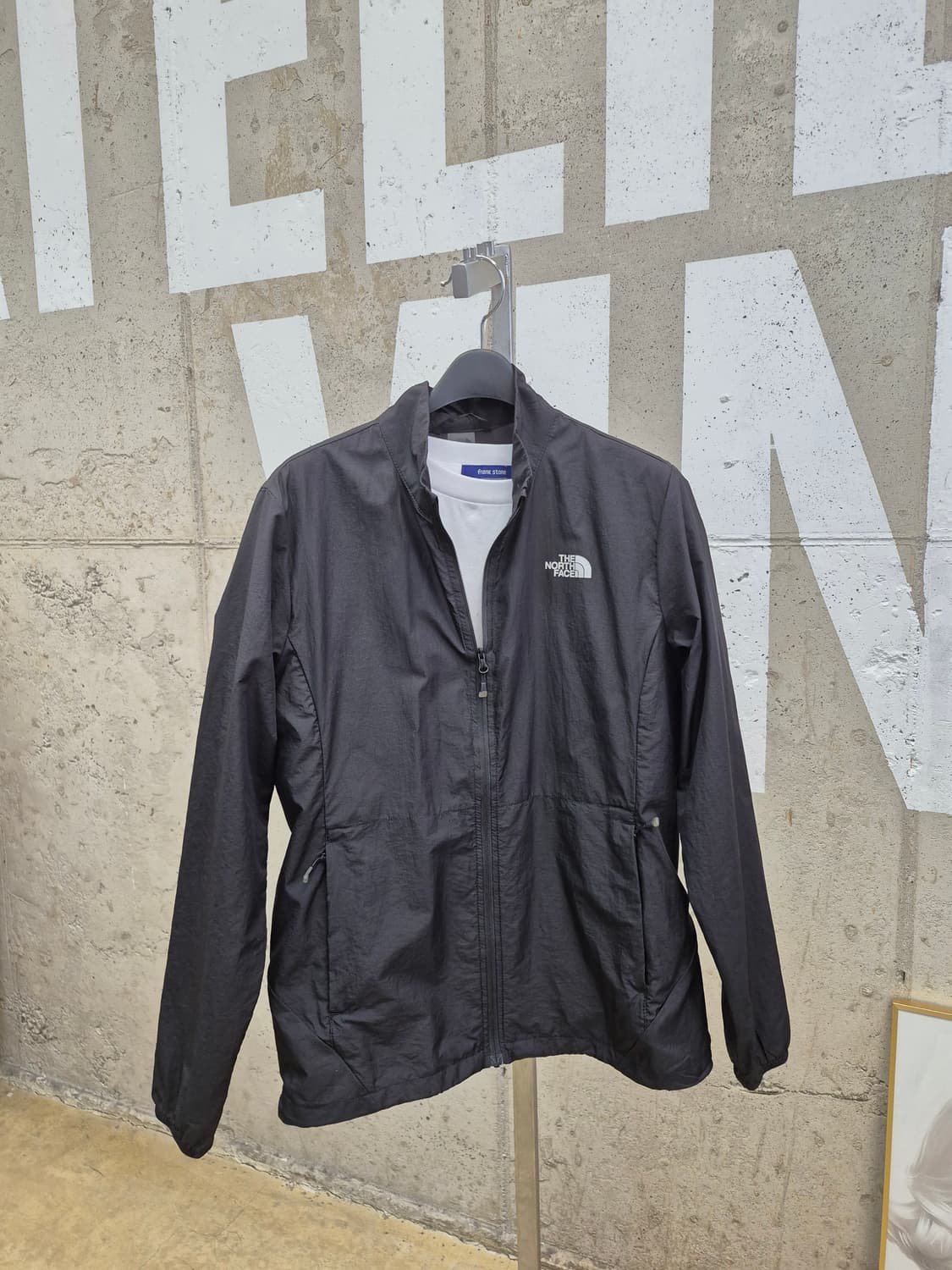 여성90)노스페이스 얇은 홑겹 바람막이 상품이미지2