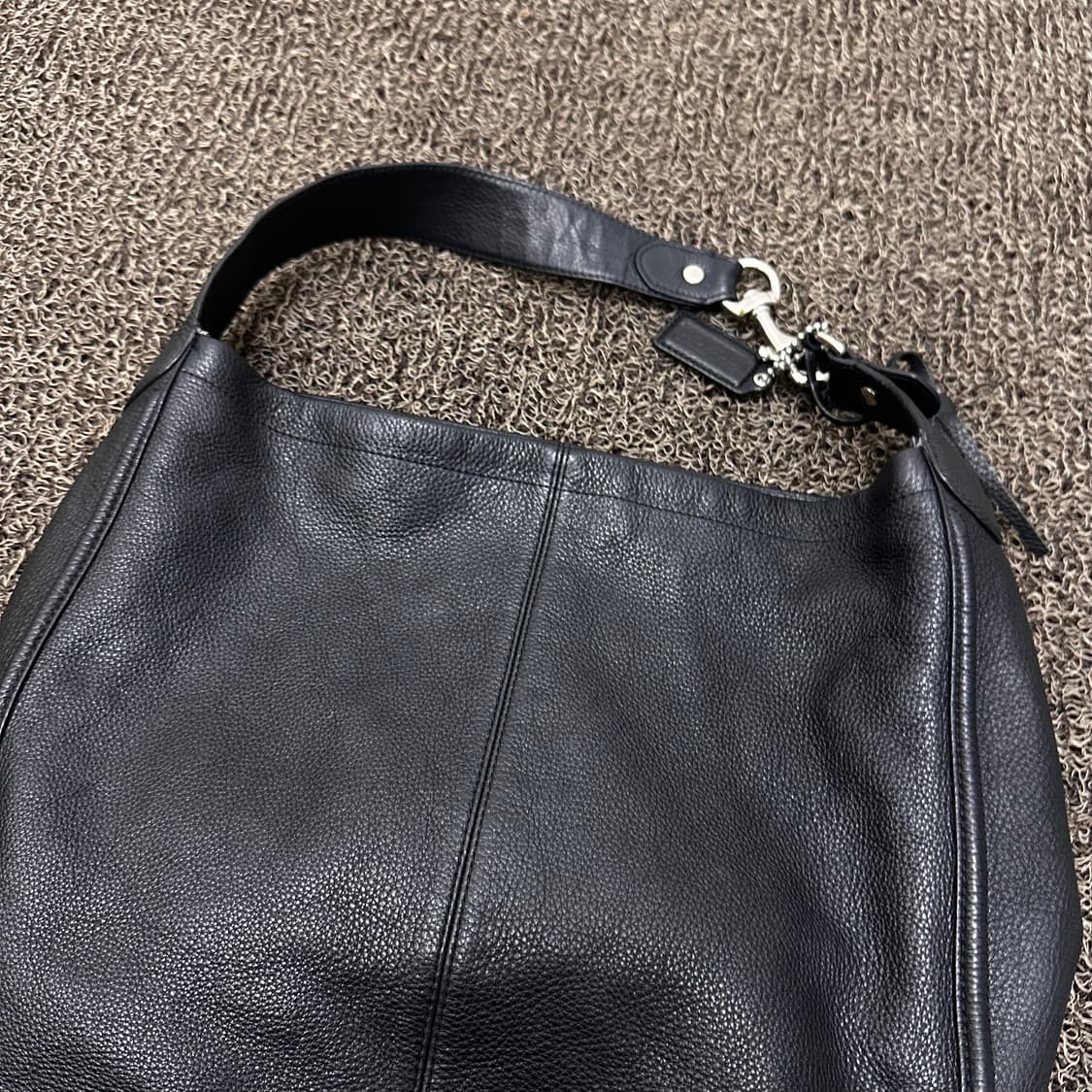 COACH 코치 레더 타슬 빅백 여성 숄더백 호보백 블랙 상품이미지3