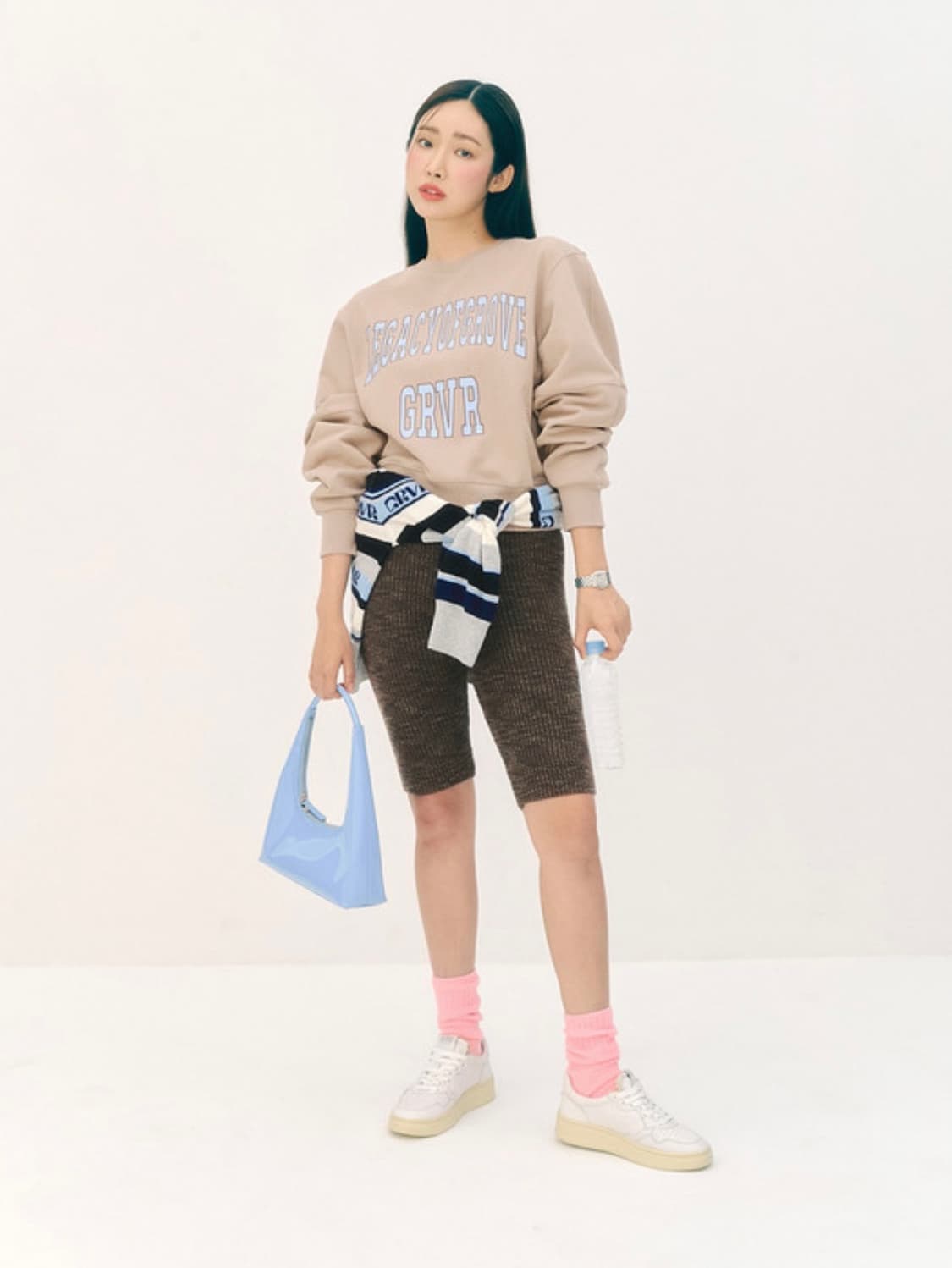 그로브 LEGACY 맨투맨 네이비, 베이지 [차정원 착용] 상품이미지3