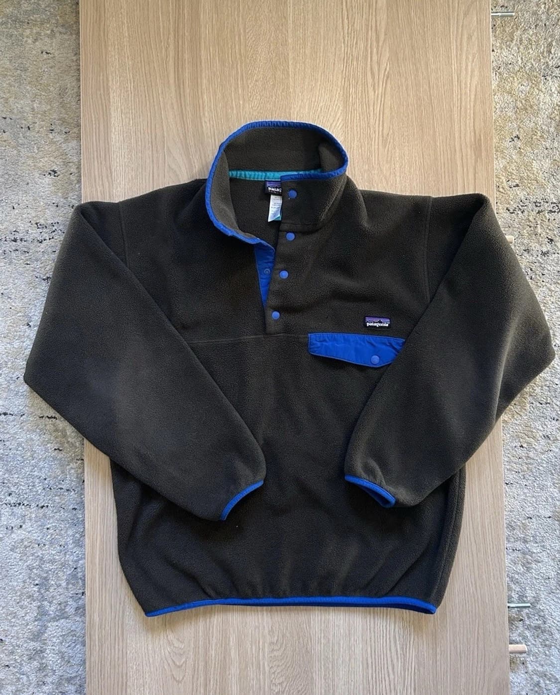 파타고니아 신칠라 스냅-티 플리스 블랙/블루 상품이미지1