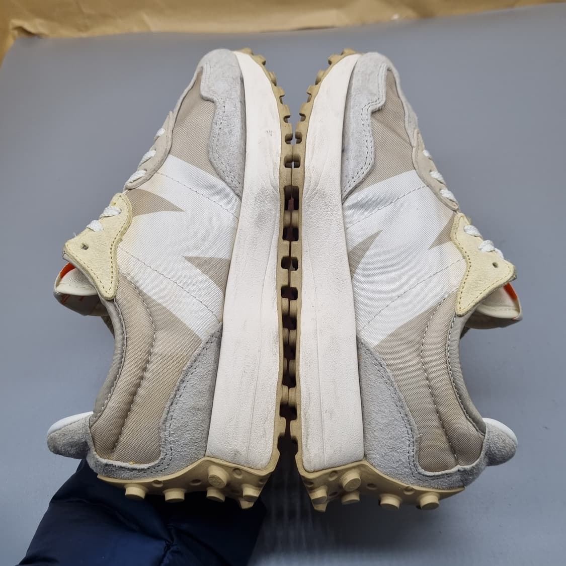 뉴발란스 327 베이지 여성운동화230  상품이미지5