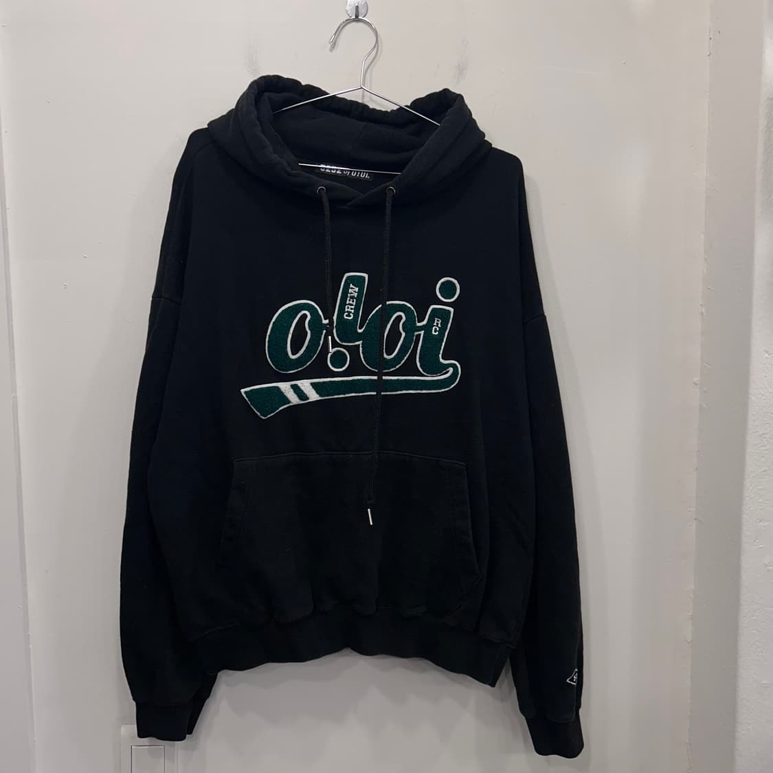 OIOI 여성 크루 플리스 로고 루즈핏 후드티 상품이미지2
