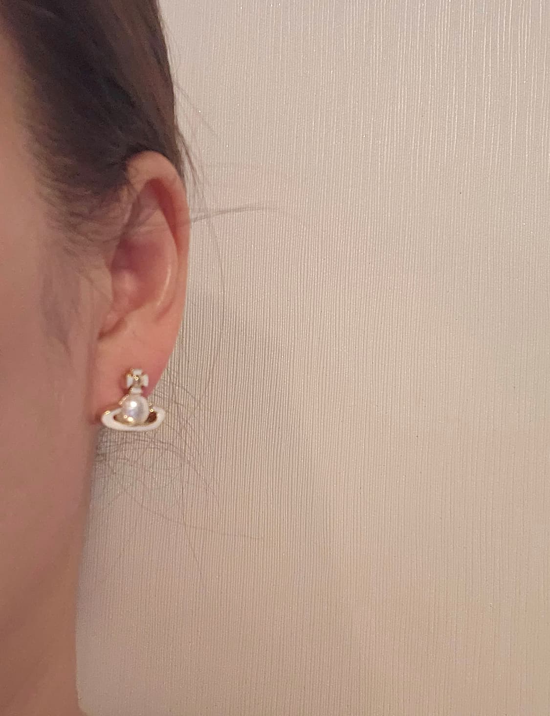 비비안웨스트우드 업사이클링 진주 화이트우주선 귀걸이 상품이미지9