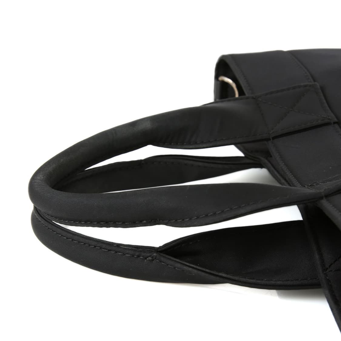 버버리 로고 프린트 나일론 토트백 8026233 블랙크로스 상품이미지10