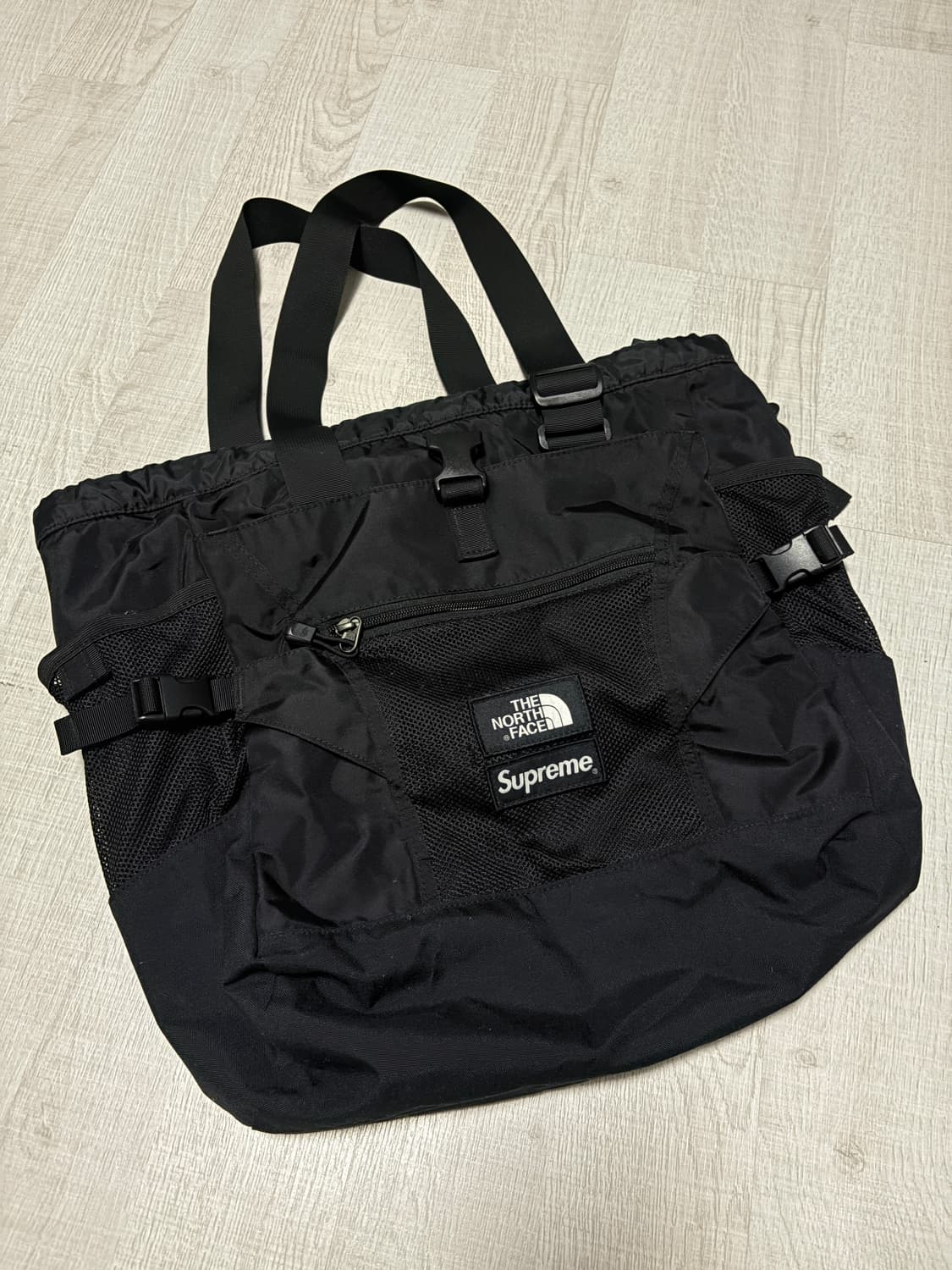 슈프림 X 노스페이스 어드벤처 토트백 상품이미지1
