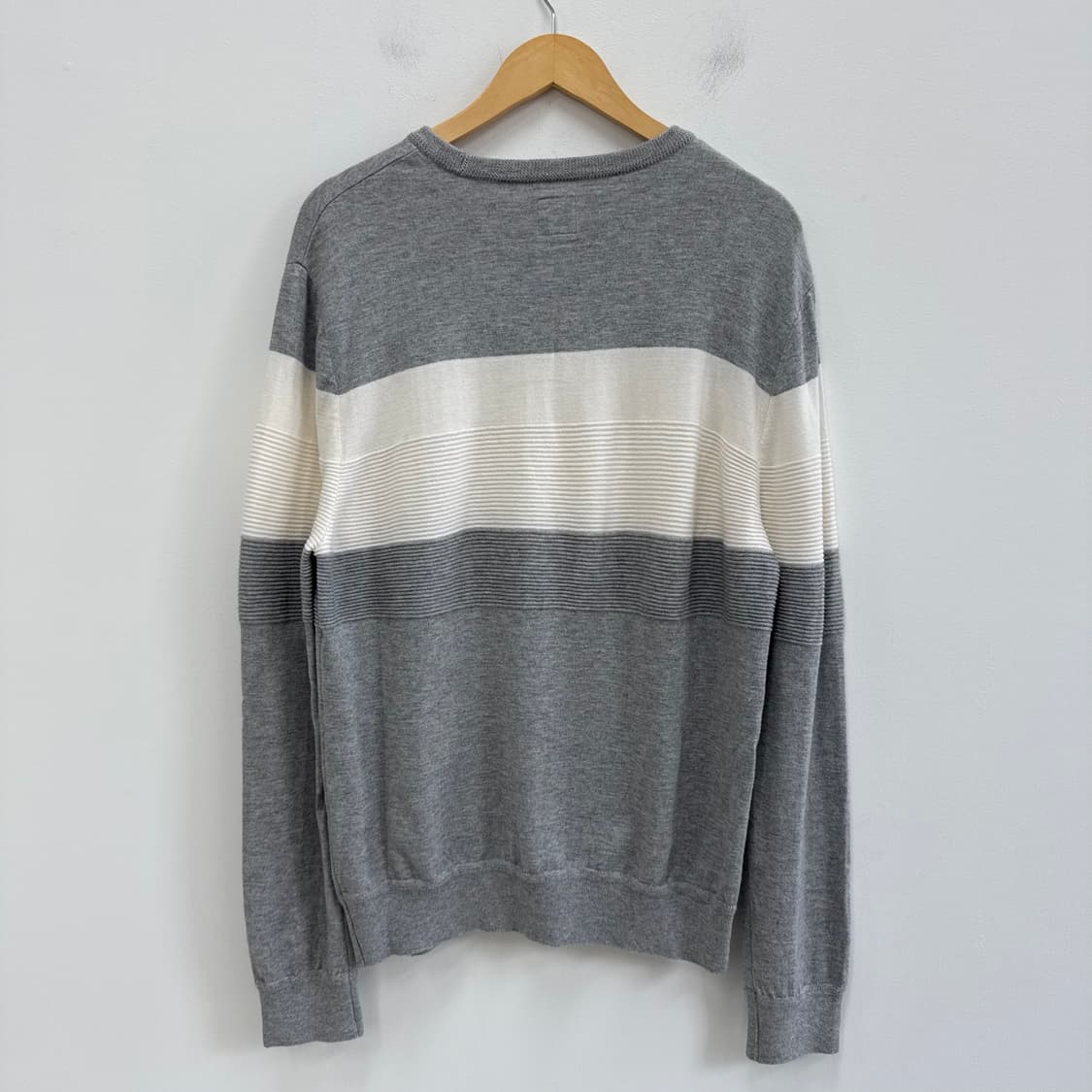 [110] 헤지스 배색 퍼피로고 라운드 니트 3677 상품이미지2