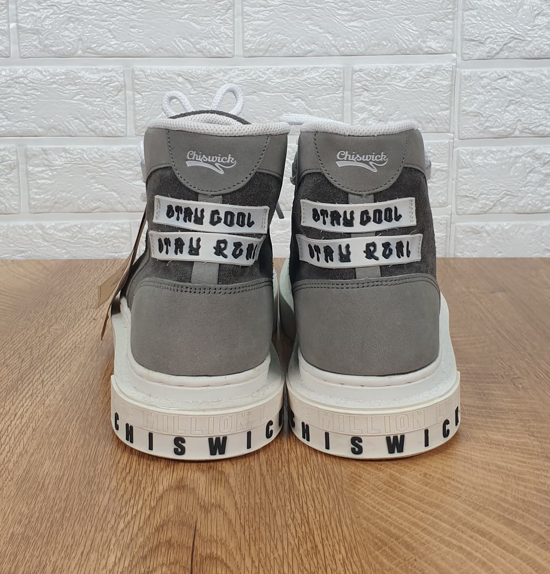 [270]치스윅 하이탑 스니커츠 (새상품) 상품이미지4