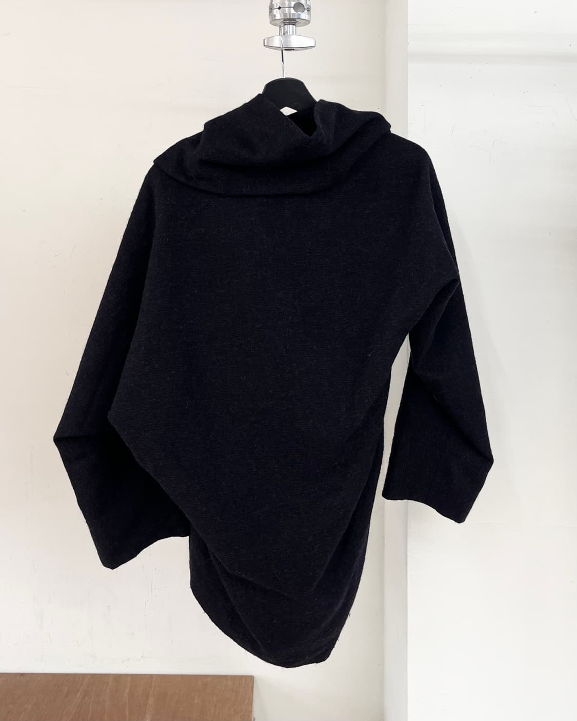 비비안 웨스트우드 레드라벨 드레이프 타이 넥 울 코트 상품이미지6