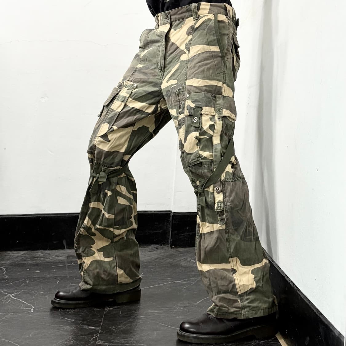 Well Spring 카모 본디지 부츠컷 카고 팬츠 상품이미지2