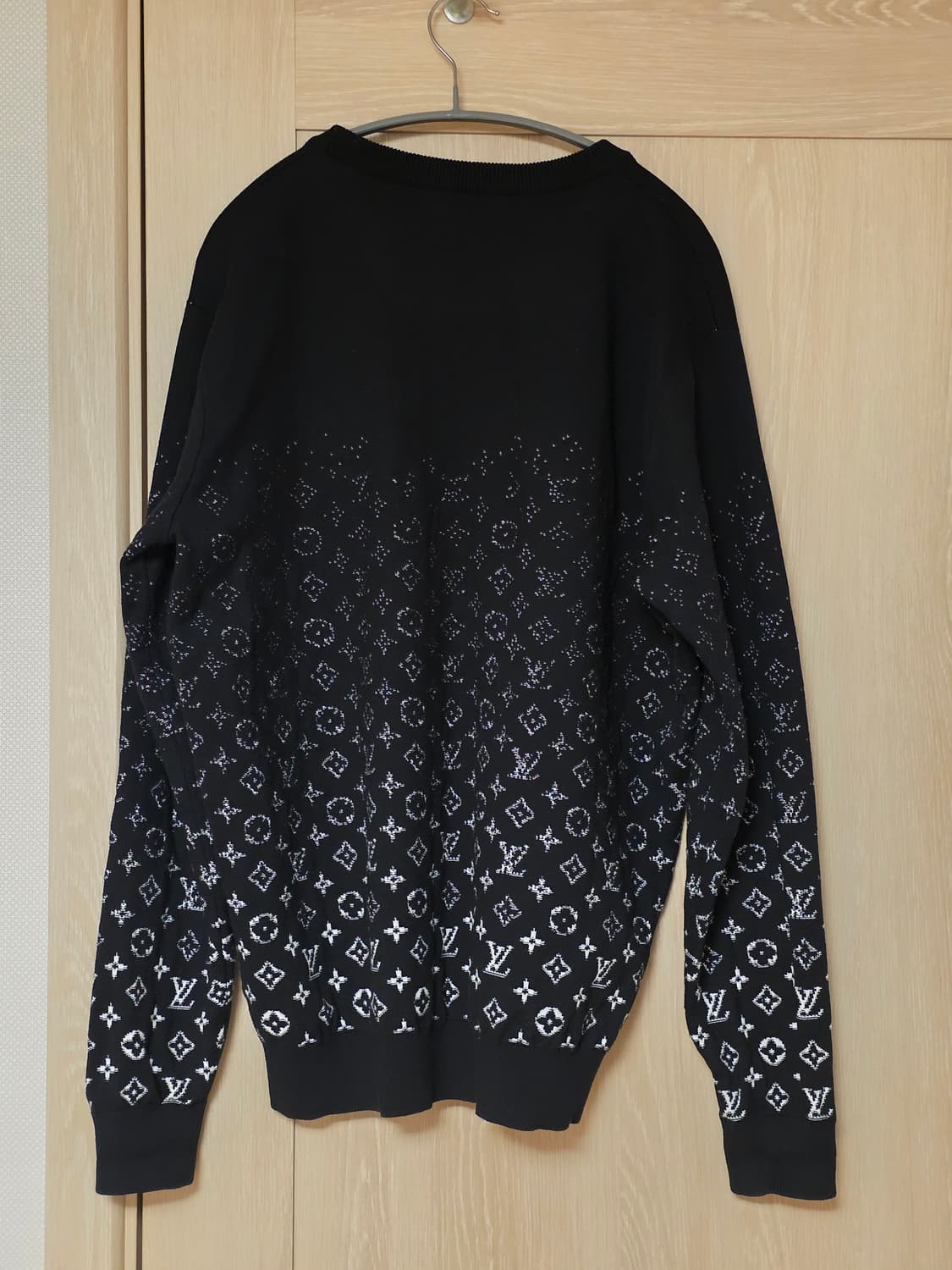 [2XL] 루이비통 그라데이션 모노그램 니트 새상품급 상품이미지6