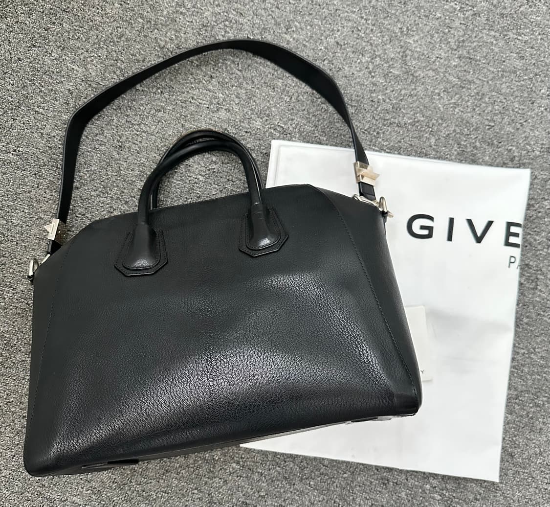 지방시 안티고나 블랙 토트백 상품이미지4